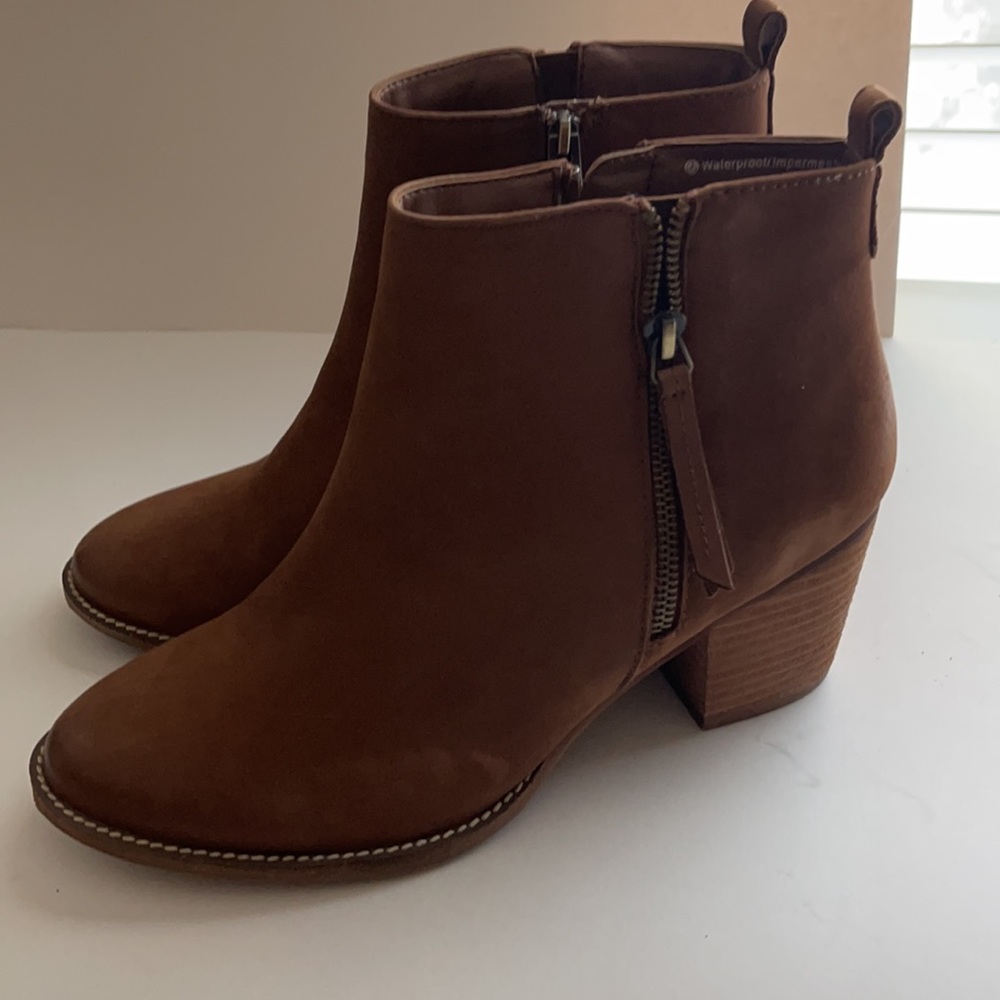 Blondo Waterproof Side Zip Booties 10M Brown Heel Rounded Toe
